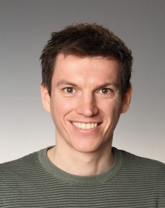 Passfoto AX scaled e1751275574112